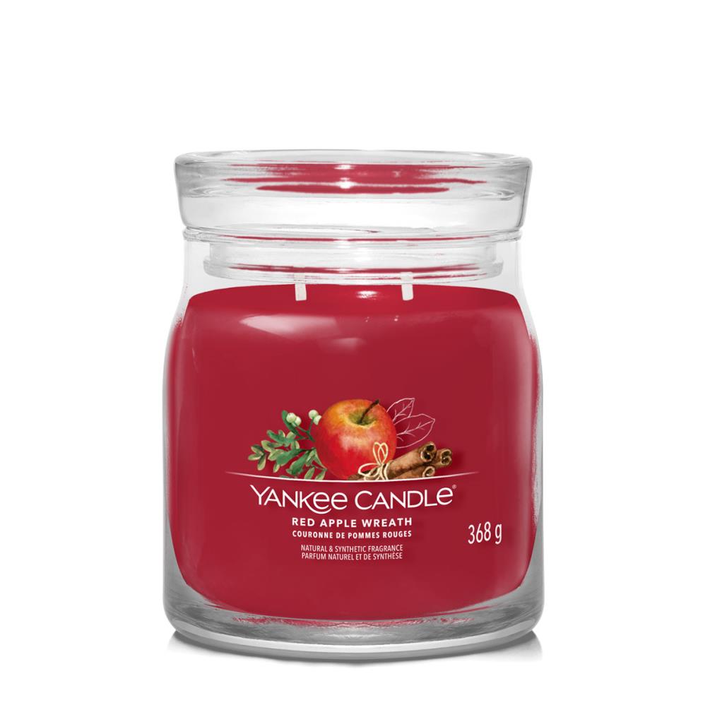 Yankee Candle Red Apple Wreath Medium Jar £18.24
